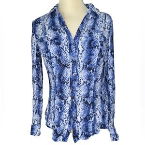 White House Black Market button down shirt 100% silk reptile print Size 0